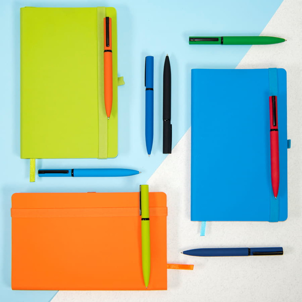 Ручка шариковая MIRROR BLACK, покрытие soft touch, цвет зеленый