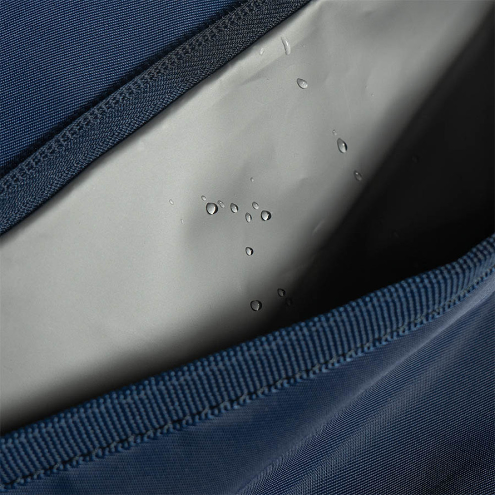 Сумка спортивная Gym т.синяя; 45х21х20 см; из водостойкого материала.