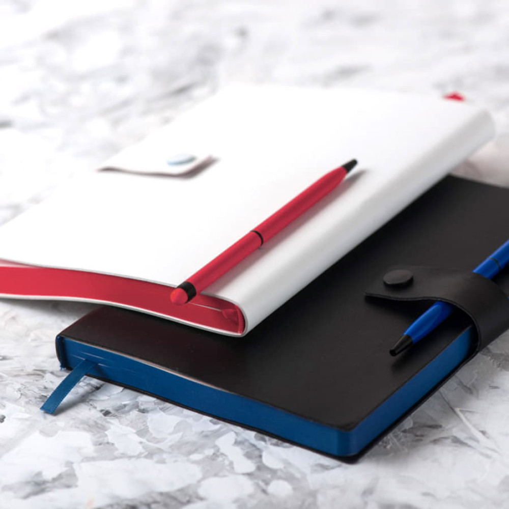 Ежедневник недатированный STELLAR, формат А5, цвет черный, синий