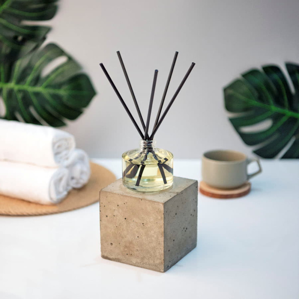 Парфюм для интерьера с аромадиффузором по мотивам Fleur Narcotique