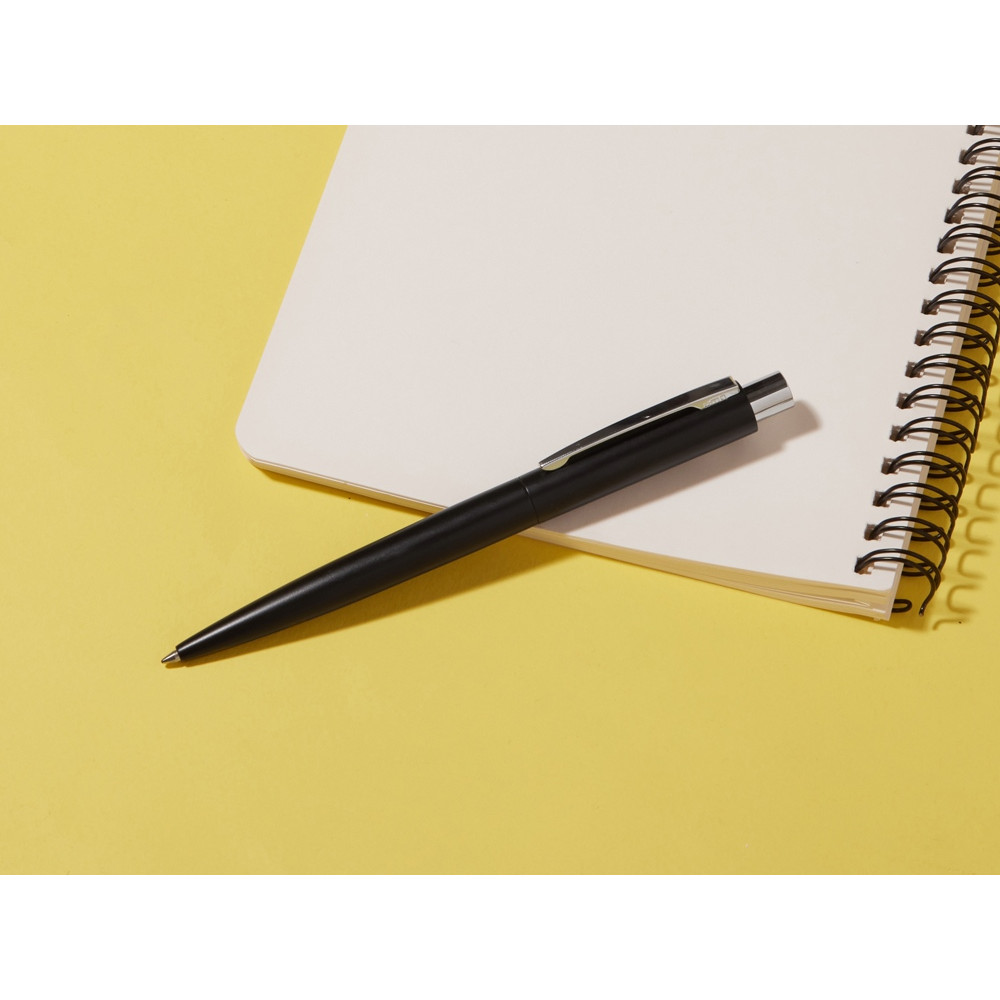 Ручка металлическая шариковая Lumos Recy, черный