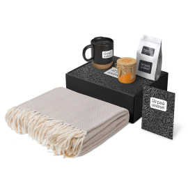 Подарочный набор Re:y. Nest с пледом, кружкой и вареньем